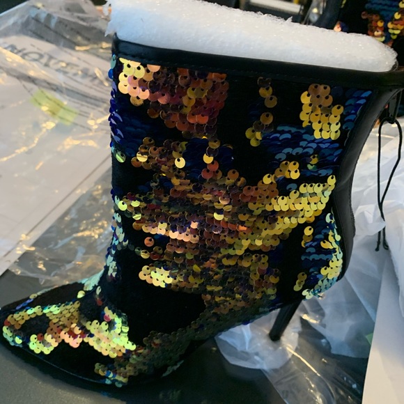 Ladies Sequin Booties - Picture 6 of 7